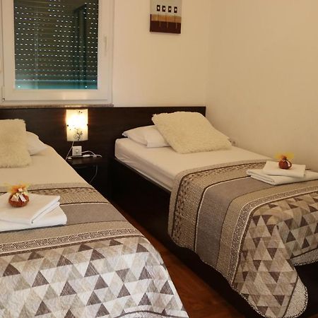 Apartments Marina 沃迪切 外观 照片